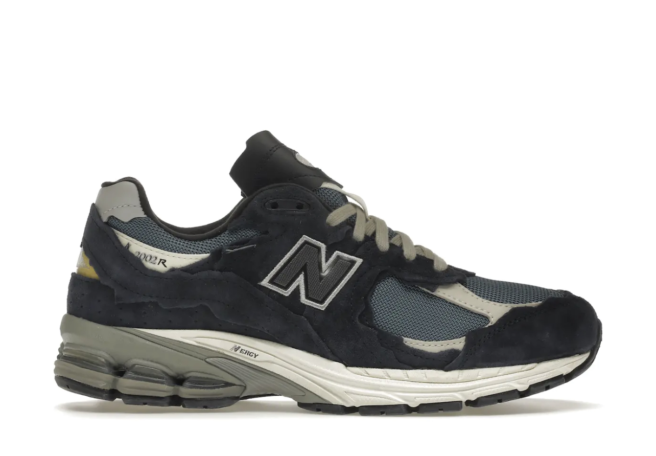 New Balance 2002R Protection Pack Black Grey